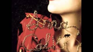 Anna Calvi - First We Kiss (Sub. Español)