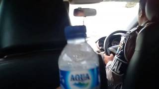Sedia Botol Takut Kencing Didalam Mobil Polisi