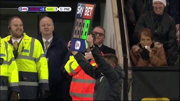 EFL CUP | Norwich Fan replaces injured referee.