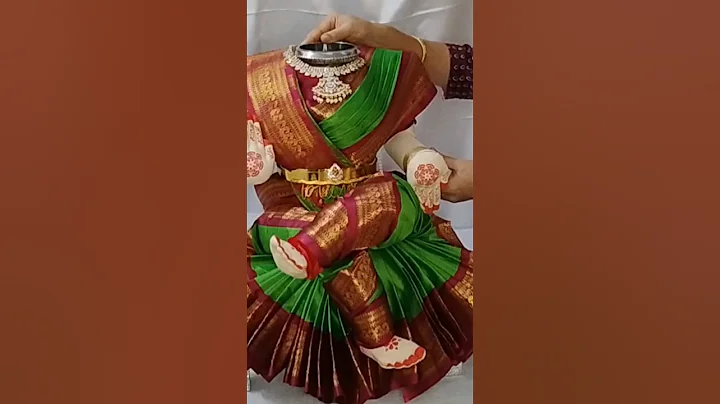 Simple way to drape a saree for Varamahalakshmi🙏 / Quick & easy varamahalakshmi saree draping.#Shorts