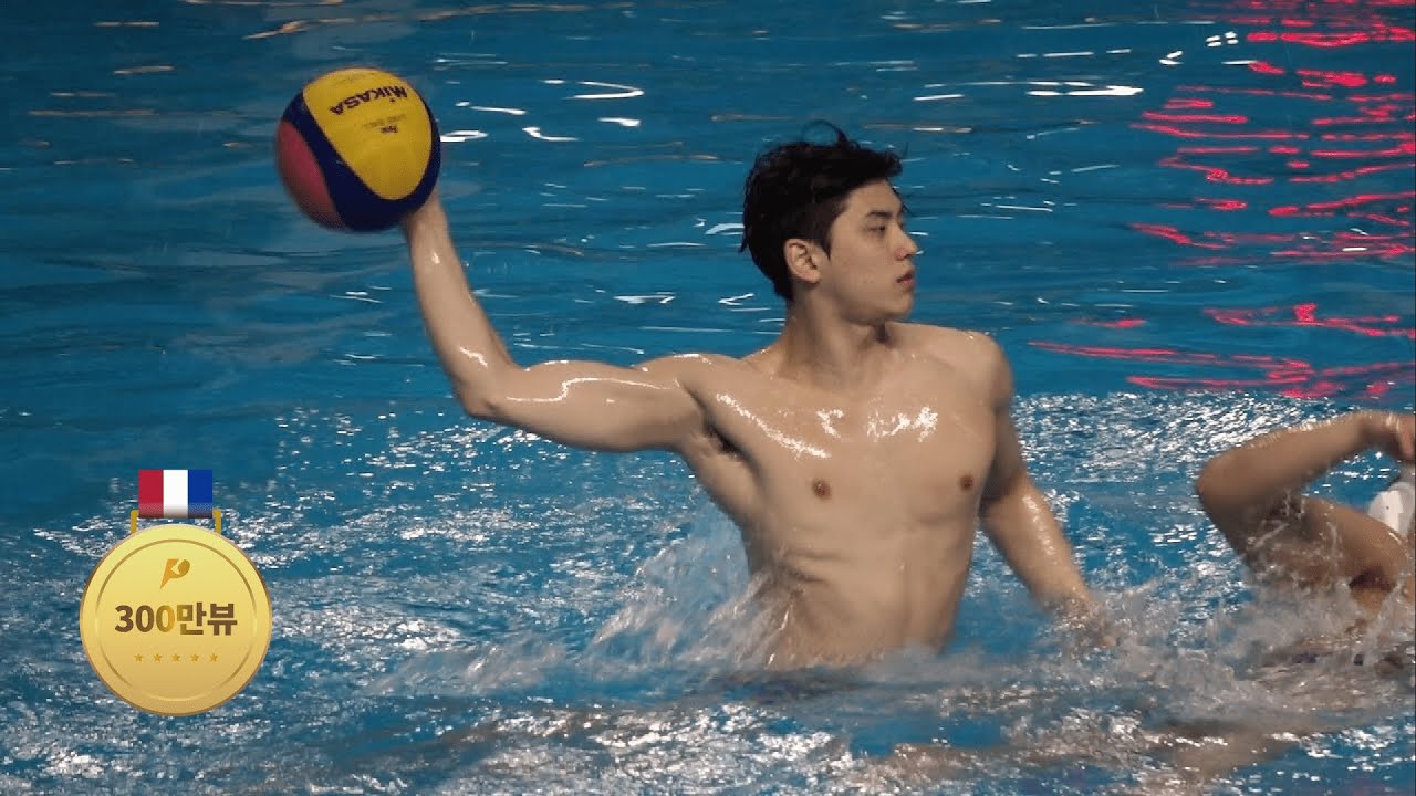 Студент колледжа по водному поло в Корее, Ли Сунг Кью