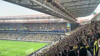 Fenerbahçe - Marş Söylerken Yumruk Göklerde Çe