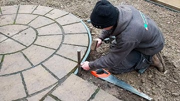 02.01 Quickgrass Edge System on a Curve