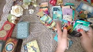 видео: ПОЧЕМУ МЕНЯ ТЯНЕТ К НЕМУ #tarot #таро #валентинабарбакадзе картинка: ПОЧЕМУ МЕНЯ ТЯНЕТ К НЕМУ #tarot #таро #валентинабарбакадзе