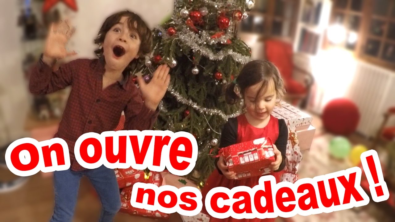 VLOG - Amantine & Fantin ouvrent leurs CADEAUX de NOËL au pied du sapin !