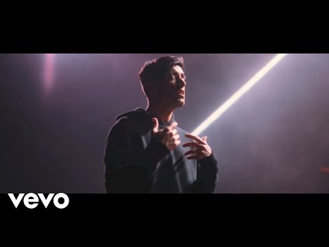 Смотреть клип Phil Wickham - Worthy Of My Song