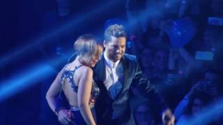 Video thumbnail of "31.10.2016 Barcelona - OT El Reencuentro, David Bisbal & Chenoa - Escondidos (HD)"