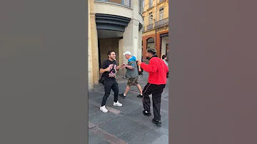 ع الموضة لبسه البرموده لبسه البرموده 