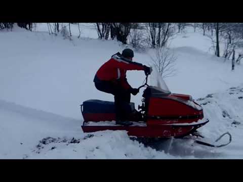 Video: Jak Vytáhnout Stopu Na Sněžném Skútru Buran