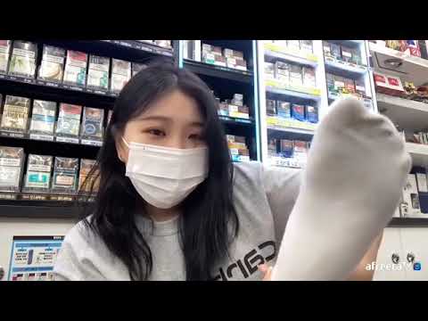 Feet at Work | Gas Station Toes | Korean  |Ukraine needs help !