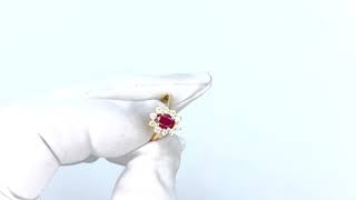 Vidéo: Bague en or jaune 18 Cts avec un rubis et diamants brillants. Taille 53.