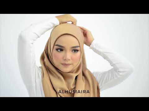 AURRA SQUARE SCARF Styling Tutorial Style 4