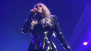 Carrie Underwood-Undo It Clip(Live)