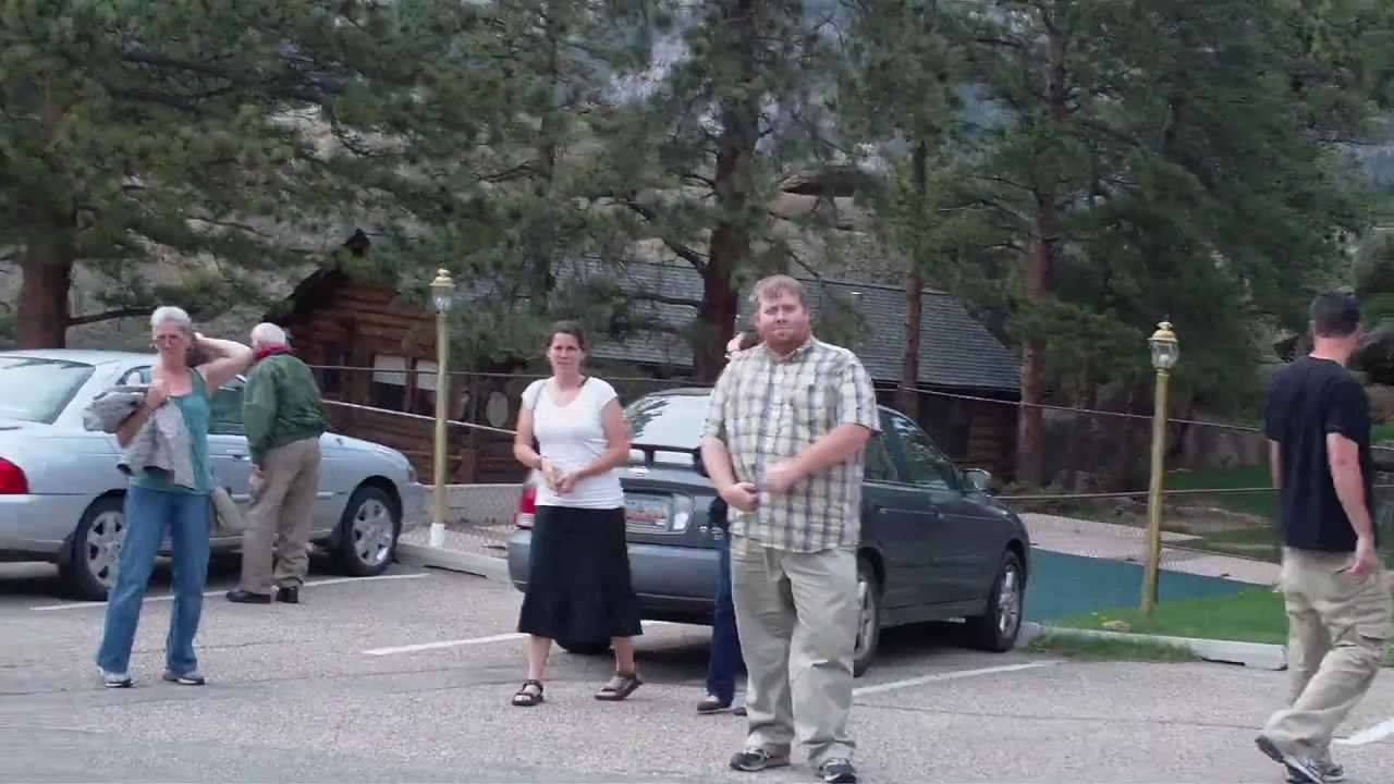 Estes Park Trip 2010 - Twin Owls SteakHouse parking lot - YouTube