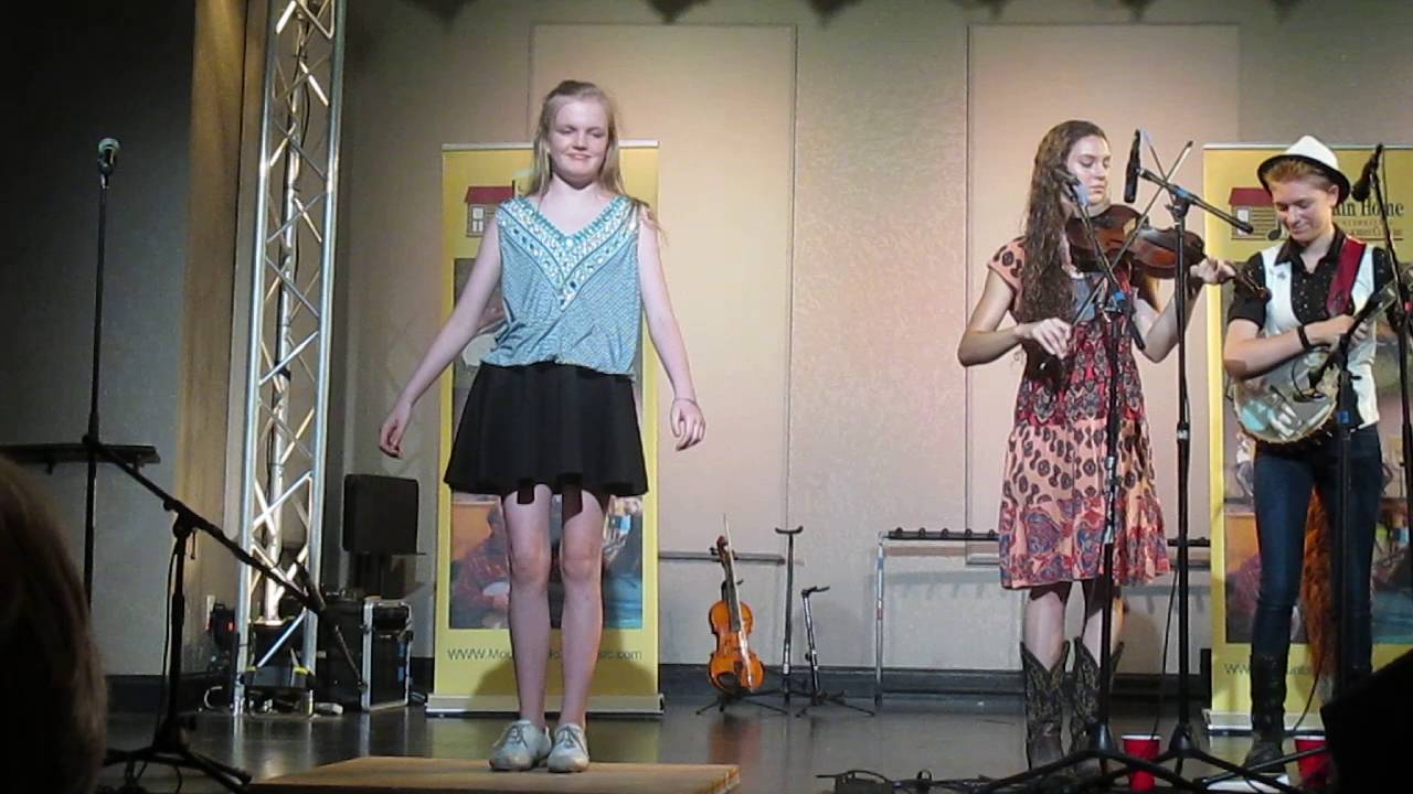 Appalachian Mountain Clogging with Strictly Strings - YouTube