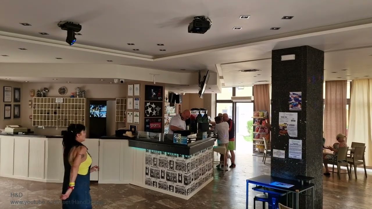 Unity In The Sun 2024 (10/20), Day 5, Morfeas Bar: Juicy Crew.