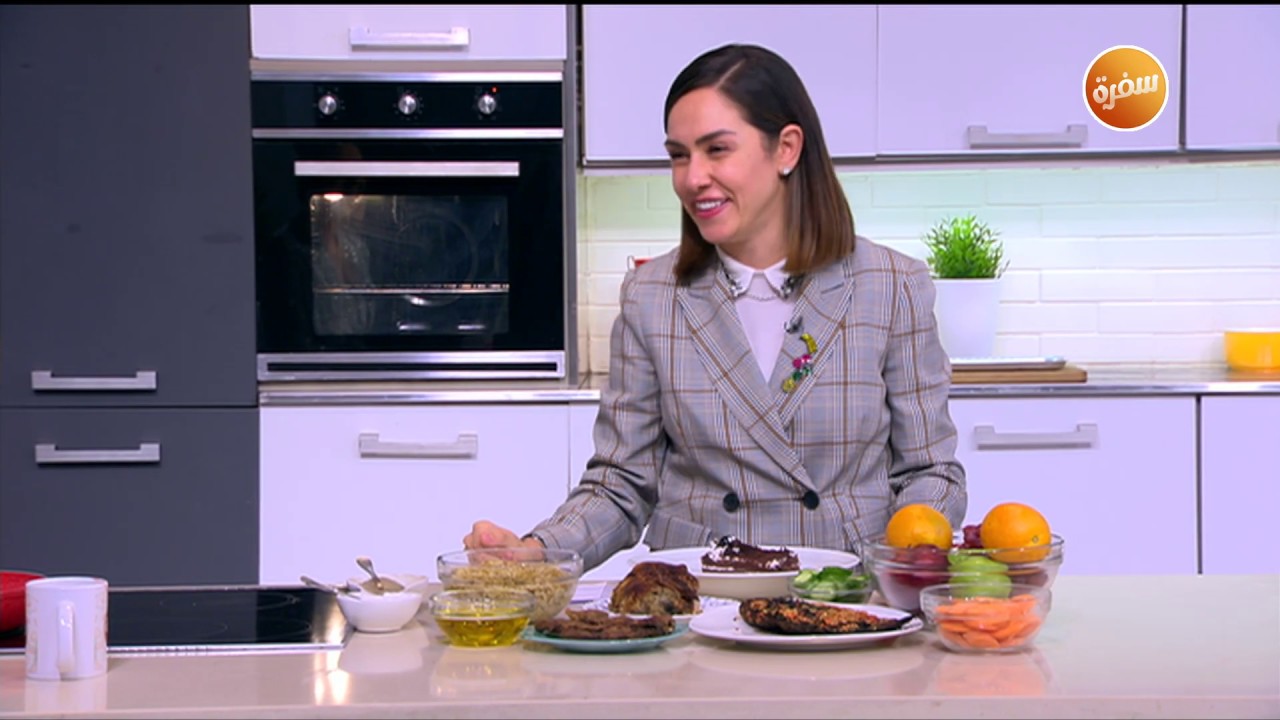 افقدي الوزن وحافظي على صحة شعرك وبشرتك بطريقة صحية مع نورهان قنديل | هي وبس