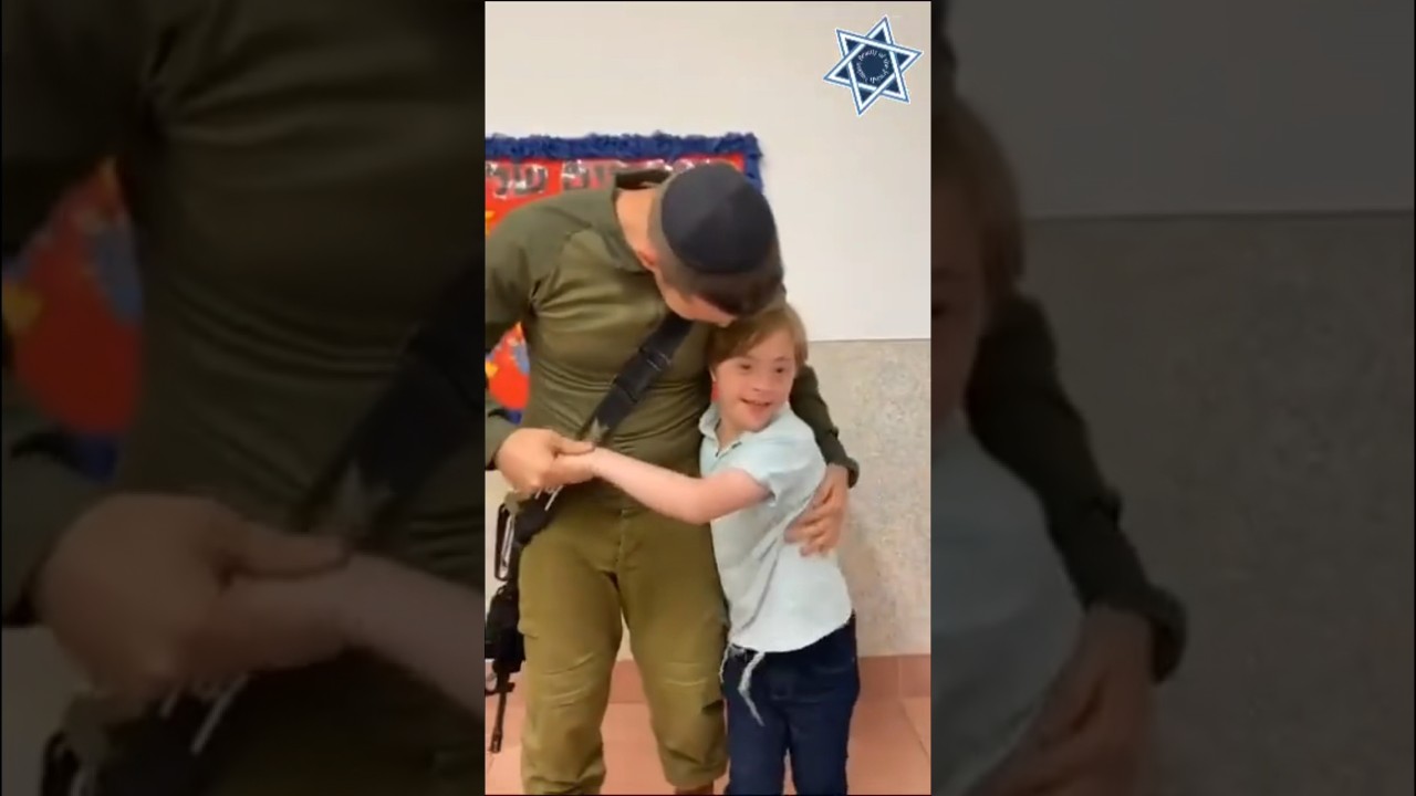 Child is thrilled to see his soldier friend back from war #israel ￼