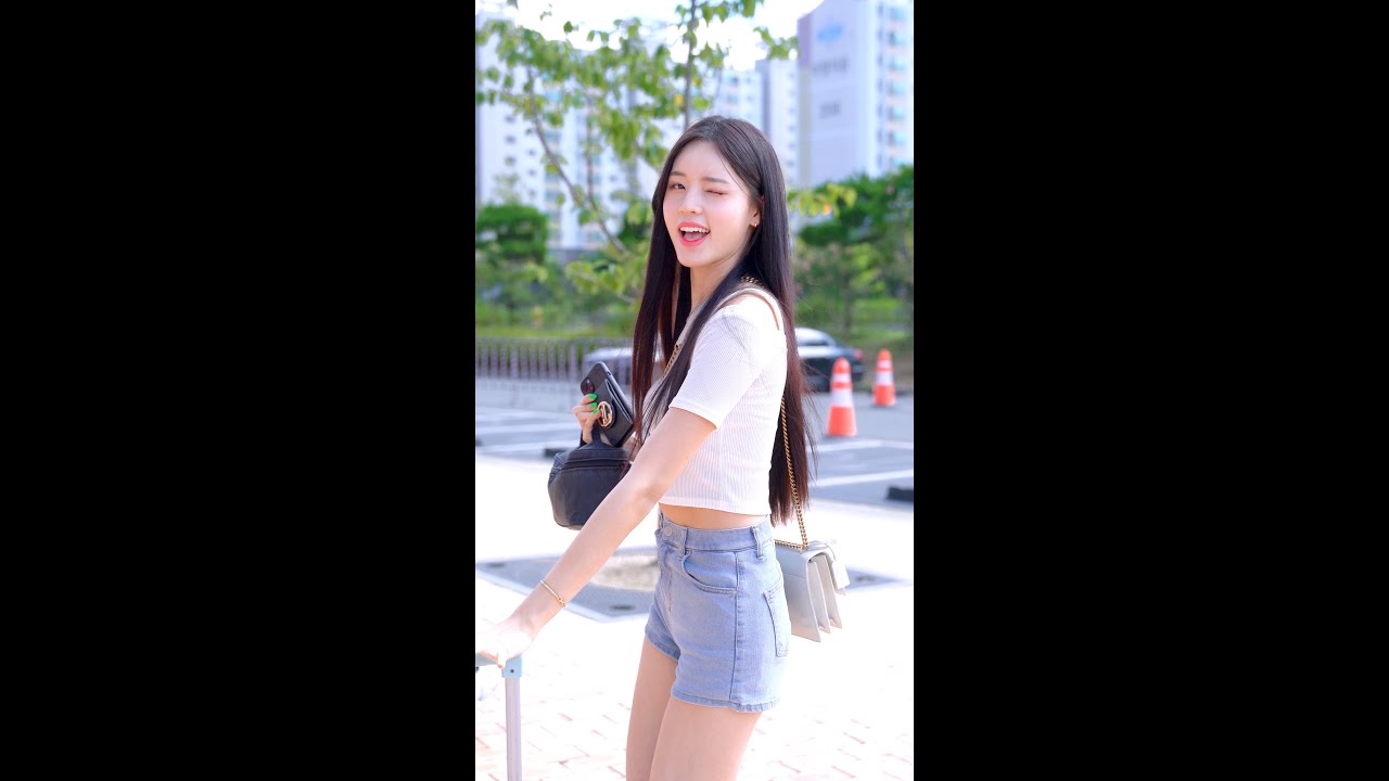 [4K] 햇살 따스한 하늘아래 출근하는 박신비(Park Sin Bi)치어리더