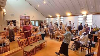 Angel Voices Gospel Choir「He reigns forever」 - YouTube