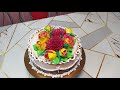 Торт с очень красивыми двухцветными розами и хризантемами