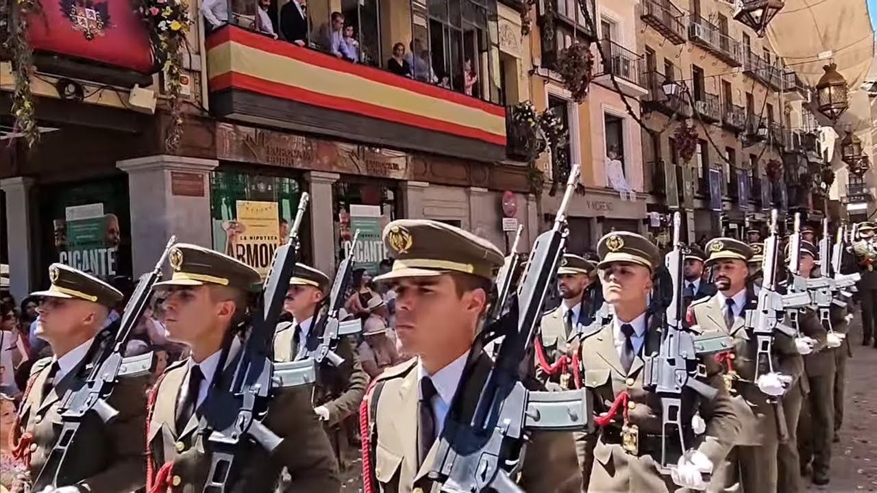 DESFILE MILITAR .FIESTA GRANDE del CORPUS CHRISTI EN TOLEDO .2024