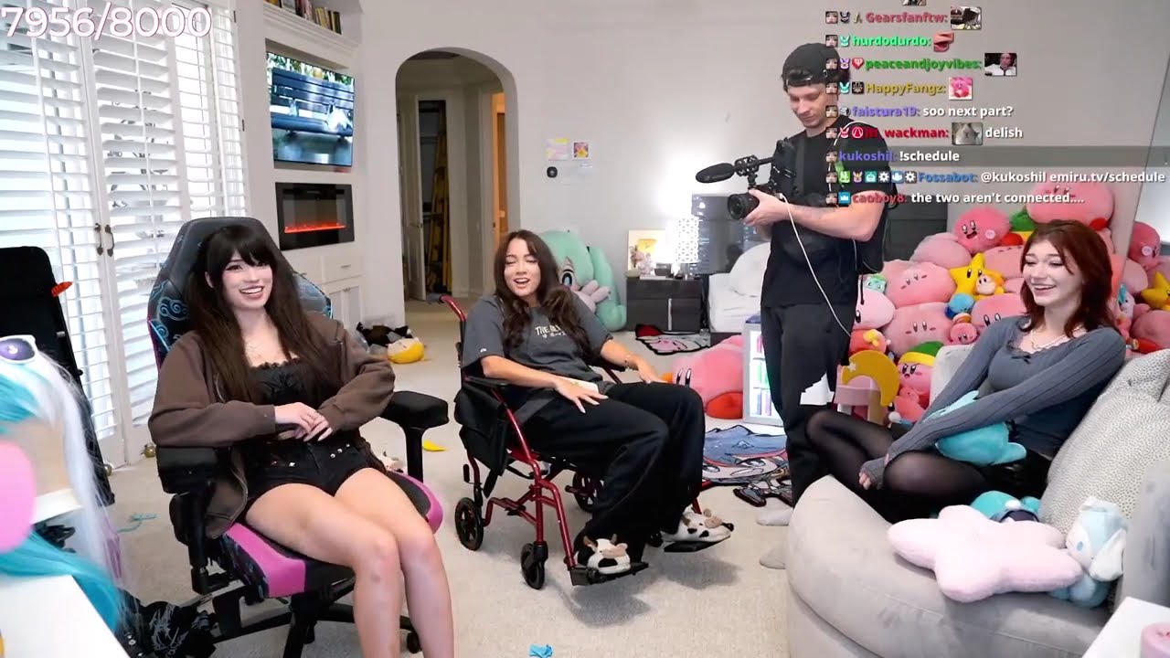 Цинна въезжает на инвалидной коляске?! 😳😂 | Emiru, Celebi_cos и Rosii