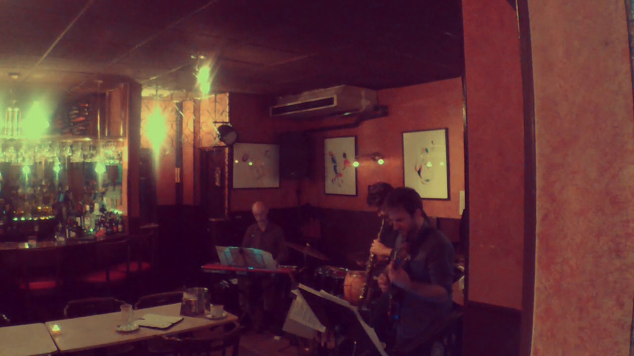 Julio Botti "Chin Chin "  at Caffe  Vivaldi