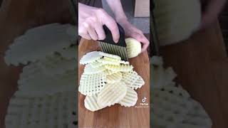 Cutting waffle fries