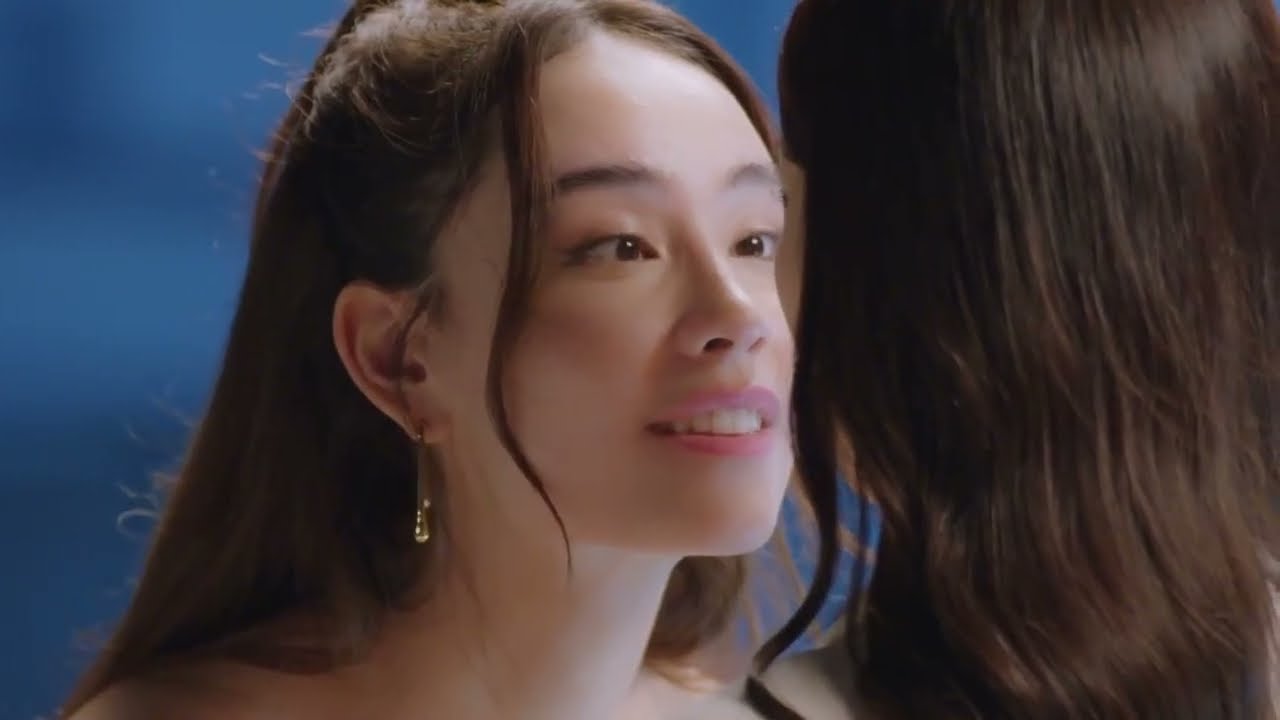 Kozokdagi katta kokraklar Chiroyli uy qurilishi mushuk fotosuratlari