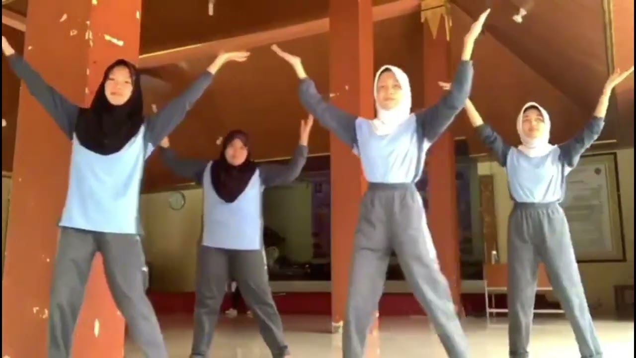 Senam Kreasi Anak SMA “DJ Tamu Undangan”