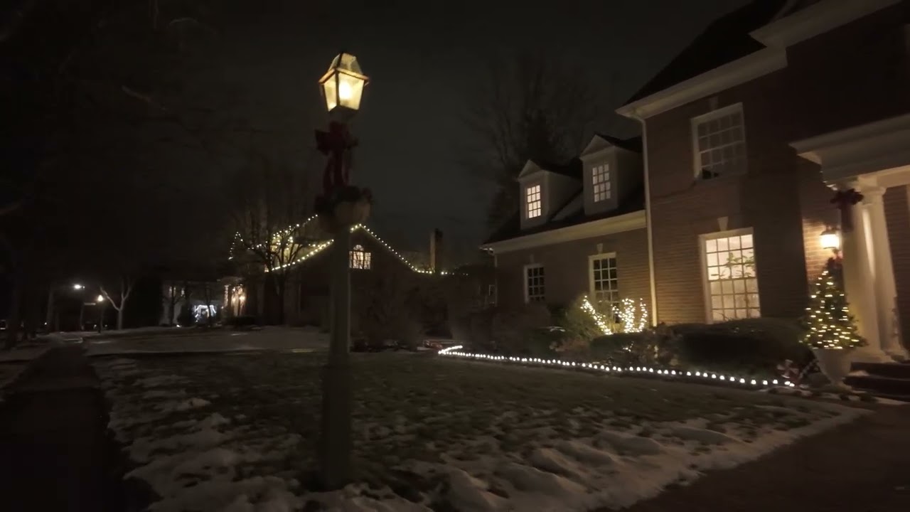 Holiday Magic in New Albany: Christmas Light Walk 2025