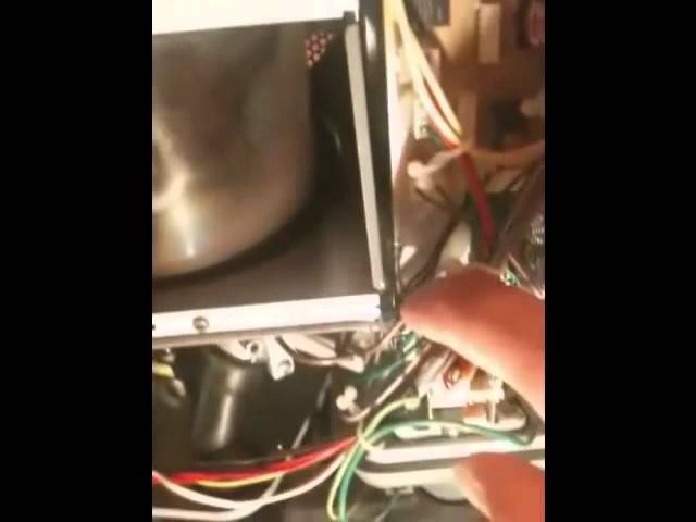 Repararer Son Poele A Petrole Erreur E4 E0 E7 E9 Youtube