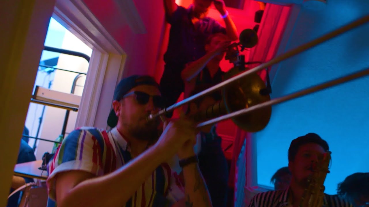 Ver Big Smoke Brass - LIZZO (Live Set) no YouTube Ver Big Smoke Brass - LIZZO (Live Set) no YouTube