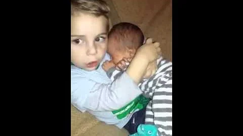 Pourquoi mon enfant refuse les câlins ? Pourquoi mon enfant refuse les câlins ?
