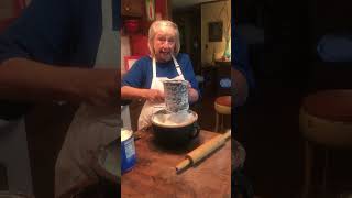 Who doesn't LOVE a good pot of chicken and dumplings! by Cooking With Brenda Gantt 41,941 views 1 year ago 3 minutes, 16 seconds