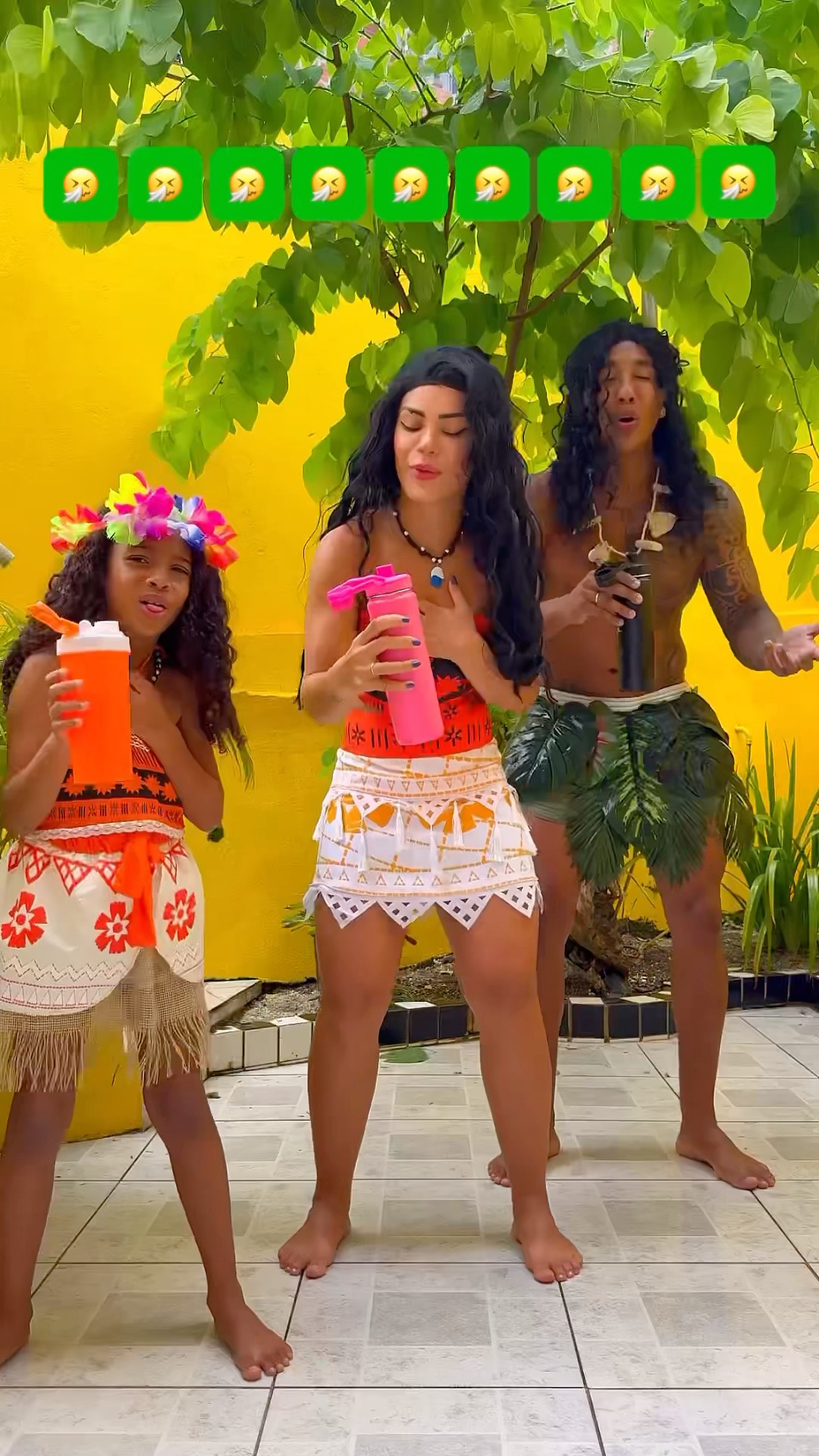 O que tinha nessas garrafas? ?? @ApolloSant \u0026 Winny #tutorial #entretenimento #moana #maui