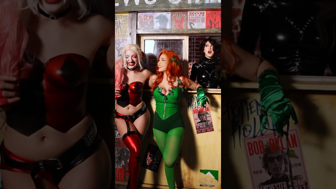 When Catwoman’s the third wheel- @Sofiiiiagomez @Candylion