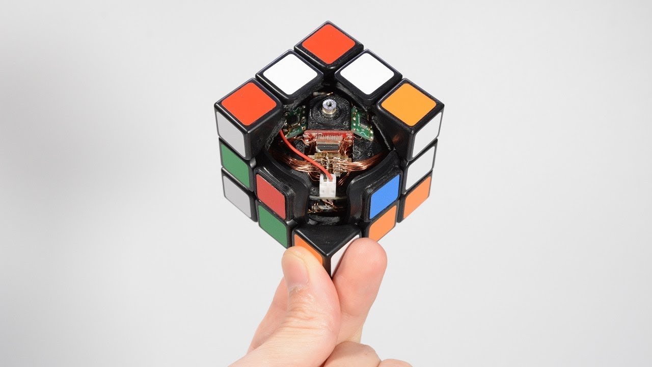 Ever Struggle With A Rubiks Cube This One Will Solve Itself 