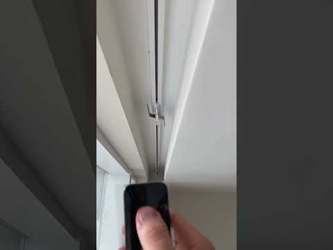 Раздвижные электрические карнизы в работе.