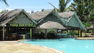 REEF HOTEL Pool & Garten