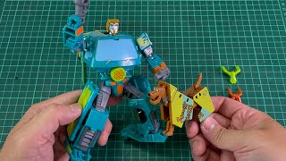 Transformers Scooby Doo Mysterious Prime & Automutt (Robot mode to Vehicle mode)
