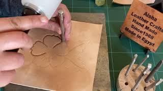 الدق علي الجلد وعمل الأدوات الخاصة به How to hand carve into leather
