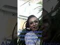 aksi kocak monic saat resepsi pernikahan membawa rumput