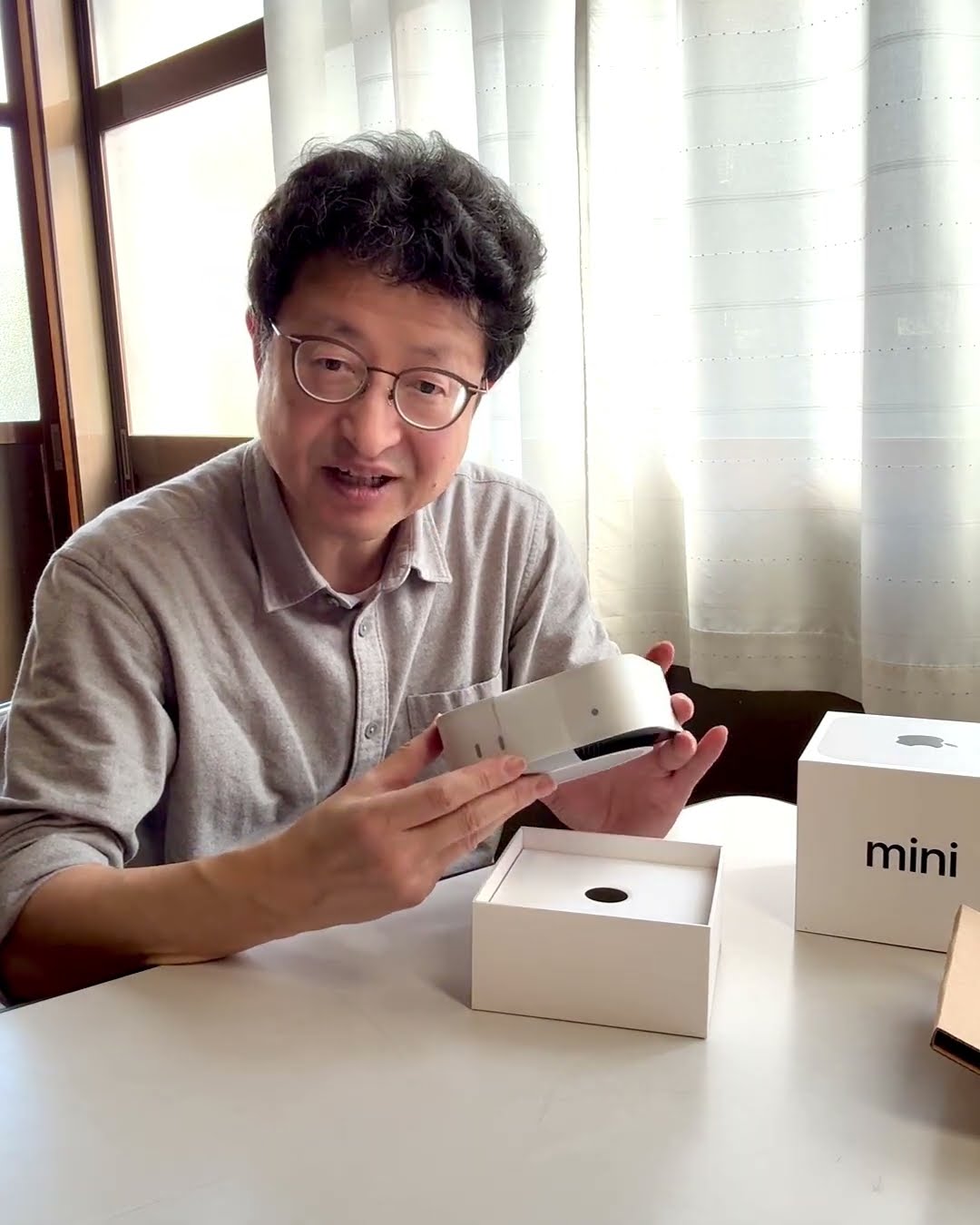 Mac mini（M4）、パッケージ開封の儀（Unboxing） - YouTube