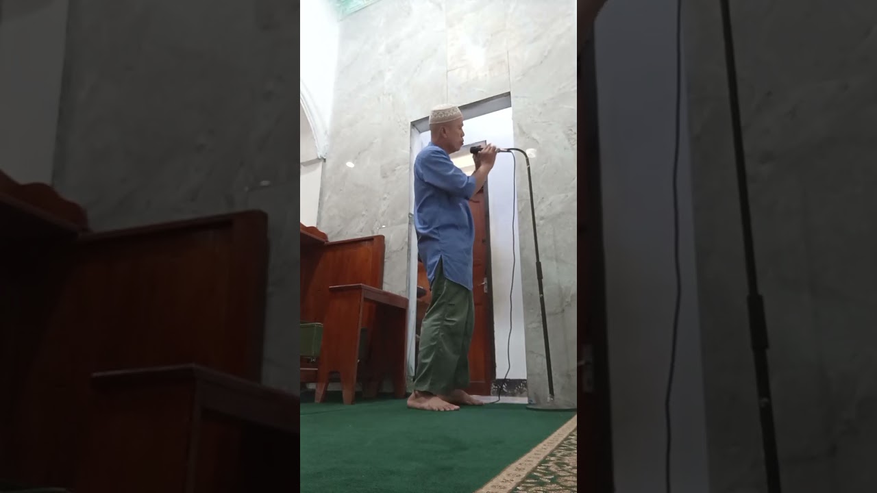 Adzan ashar di mesjid al azkaria Korem mandonga kendari Sulawesi tenggara