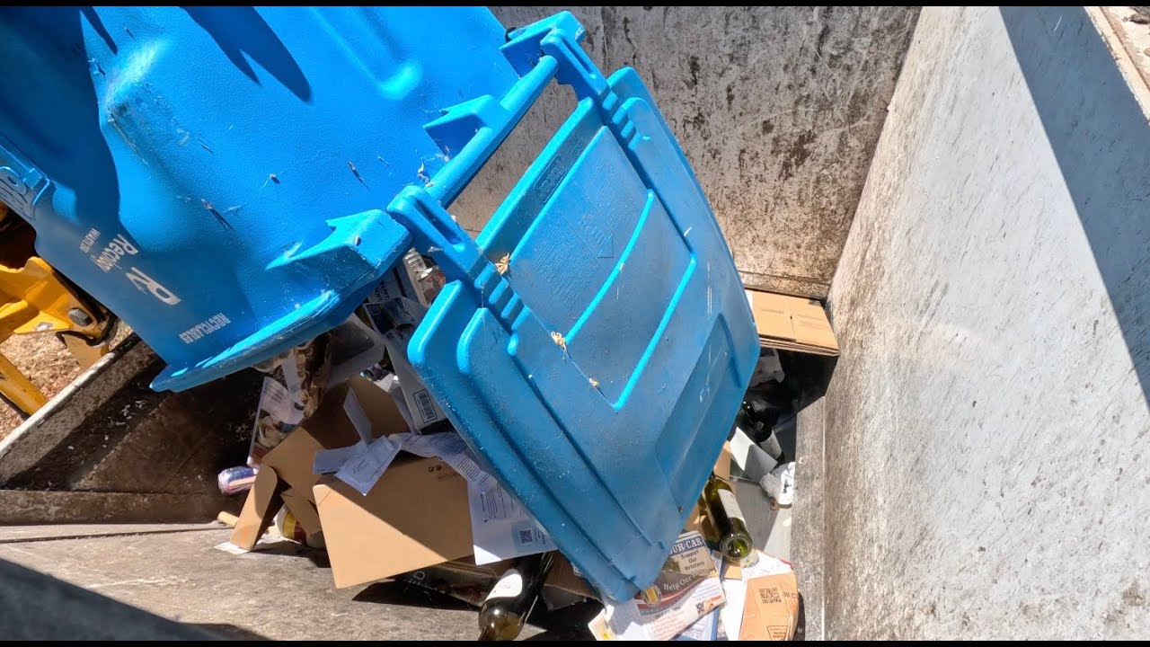 **HOPPER VIEW** of a New Way Sidewinder on recycle!!!!