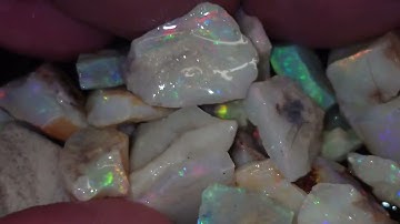 Coober Pedy Rough opal - 95cts, 19g, 0.7oZ