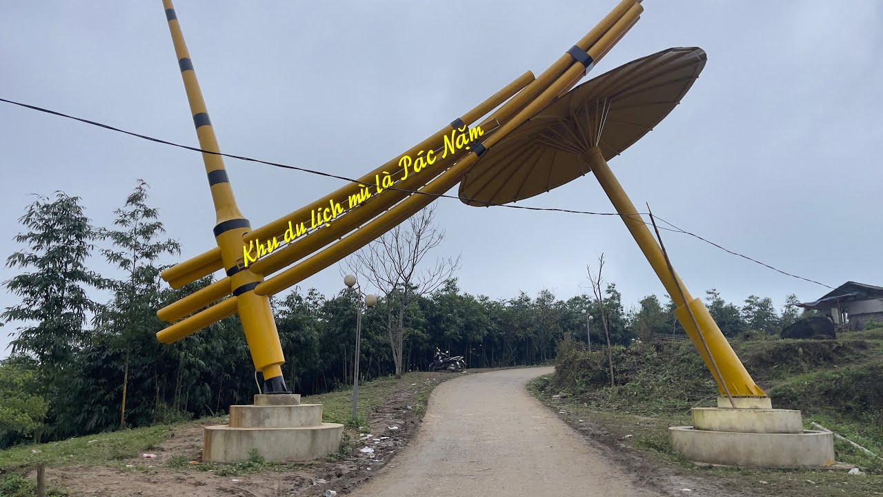 Cột cờ mù là Hồng Thái Tuyên Quang điểm đến du lịch mới khi đến vườn lê hồng Thái năm 2026.