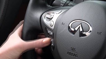 2015 Infiniti QX70 - Making a call (if so equipped)